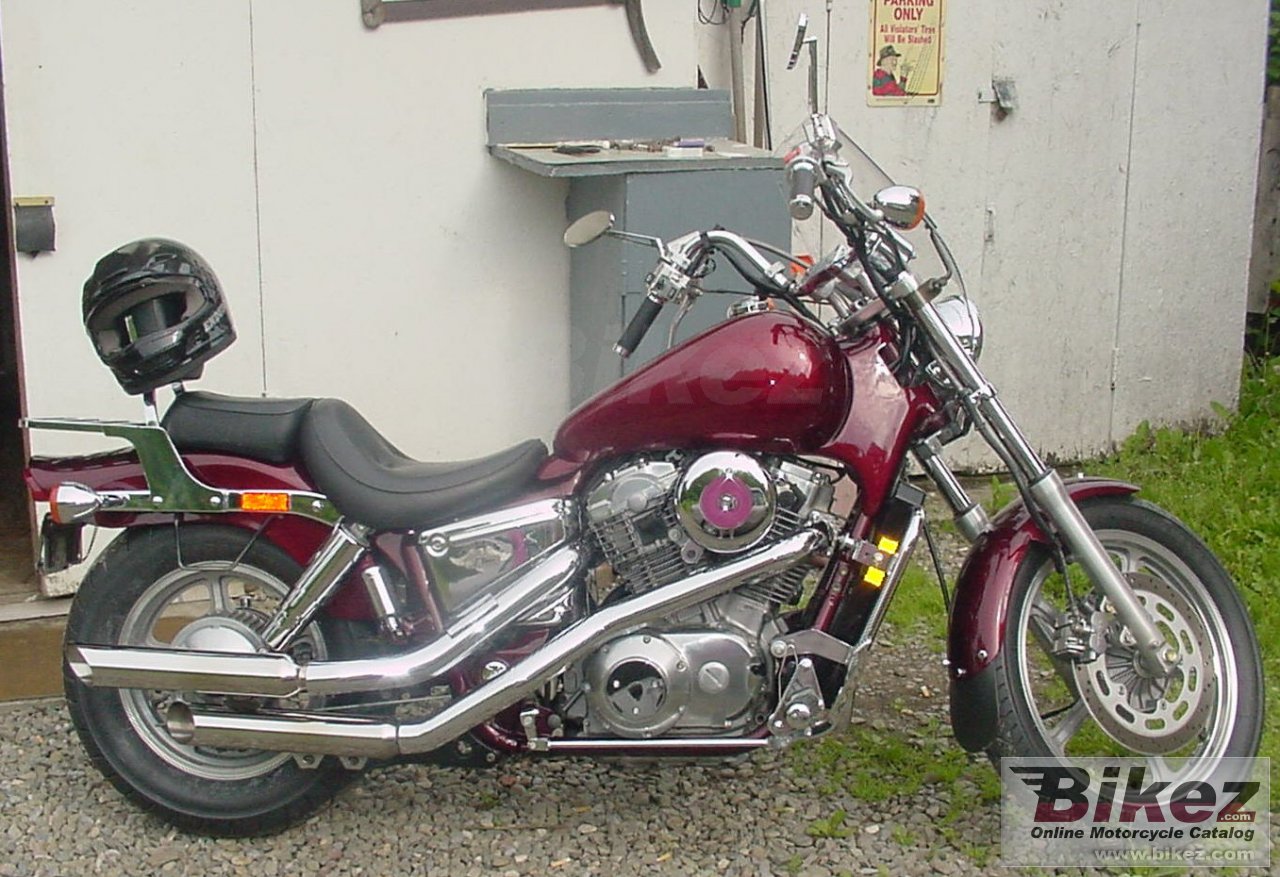 Big Hilly vt 1100 c picture and wallpaper from Bikez.com